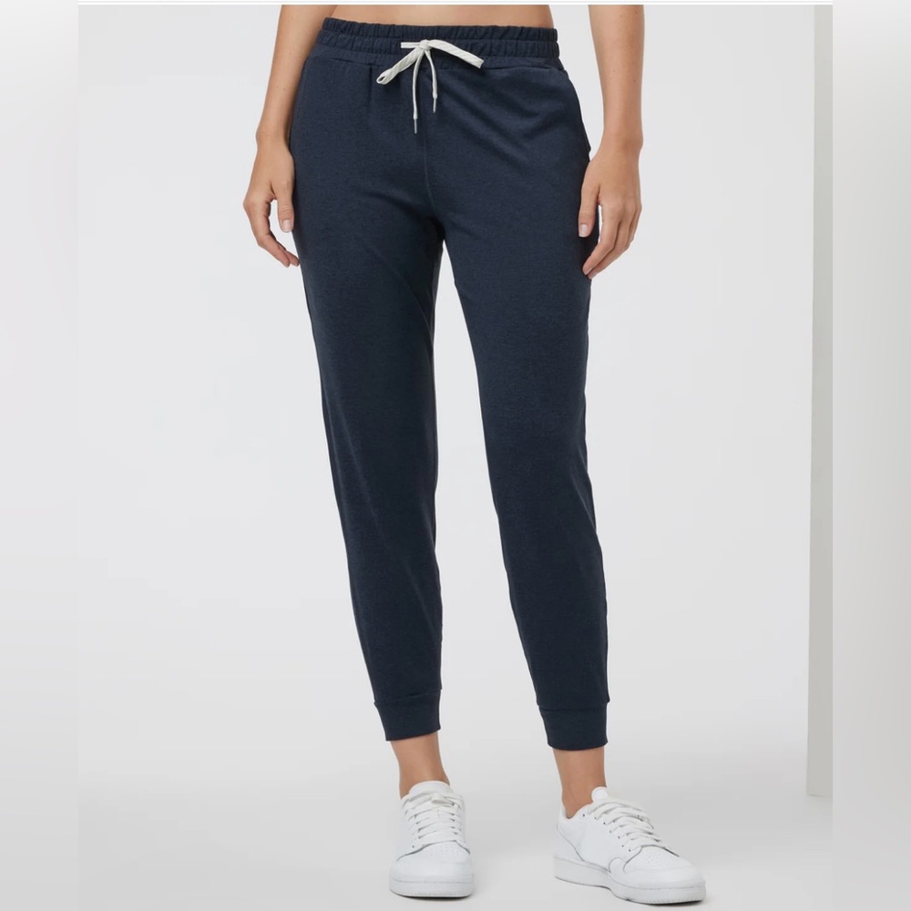 Vuori Women’s Performance Joggers- Midnight Heather